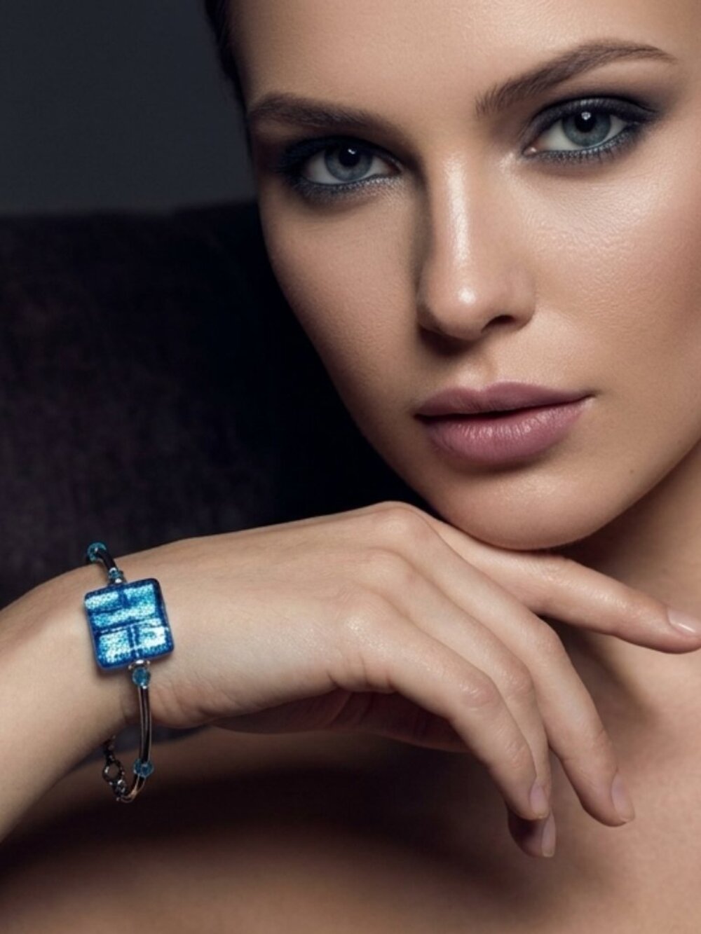 Murano Style Blue Glass Square Bracelt - Picture 4 of 5